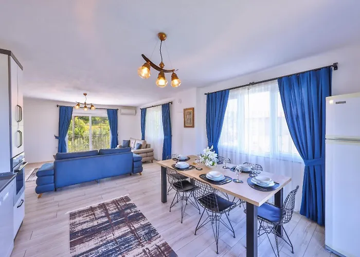 Nazard Villa *